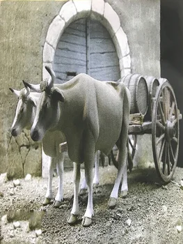 Неокрашенный комплект 1/32 54 мм у двух коров нет транспортного средства и фигурки бочонка Историческая фигура Набор из смолы