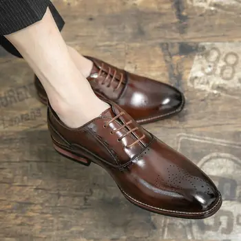 Новая Официальная Кожаная Обувь для Мужчин, Мужская Деловая Повседневная Кожаная обувь для Званого ужина, Модные Остроносые туфли с перфорацией типа 