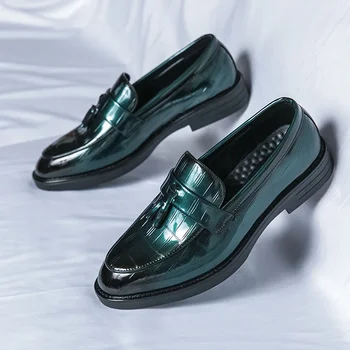 Роскошные брендовые модельные туфли с кисточками, Мужская обувь, зеленые лоферы, мокасины в британском стиле, свадебные туфли на низком каблуке с толстой подошвой, Модельная обувь