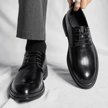 Кожаная обувь Для мужчин, Новинка 2023 Года, Осенняя деловая официальная одежда, Черные лоферы без застежки для мальчиков Вэньчжоу, Модная обувь-бини