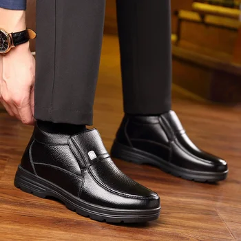 Зимняя теплая мужская хлопчатобумажная обувь 2023 года, высококачественная мужская повседневная обувь из искусственной кожи, водонепроницаемая нескользящая обувь для пожилых людей на толстой подошве