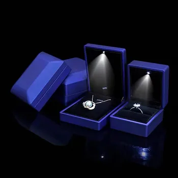 Роскошная светодиодная шкатулка для ювелирных изделий со светодиодной подсветкой Для подарка любимому, обручального кольца, кулона, сережек, коробок для хранения ювелирных изделий и упаковки